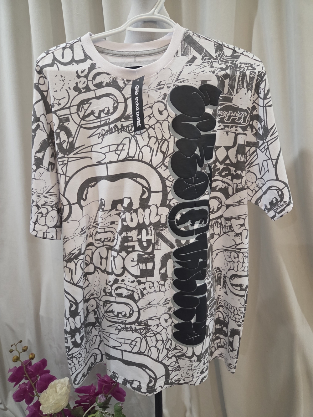 Ecko Unlimited White Tee with Black Graphic Logo Tag